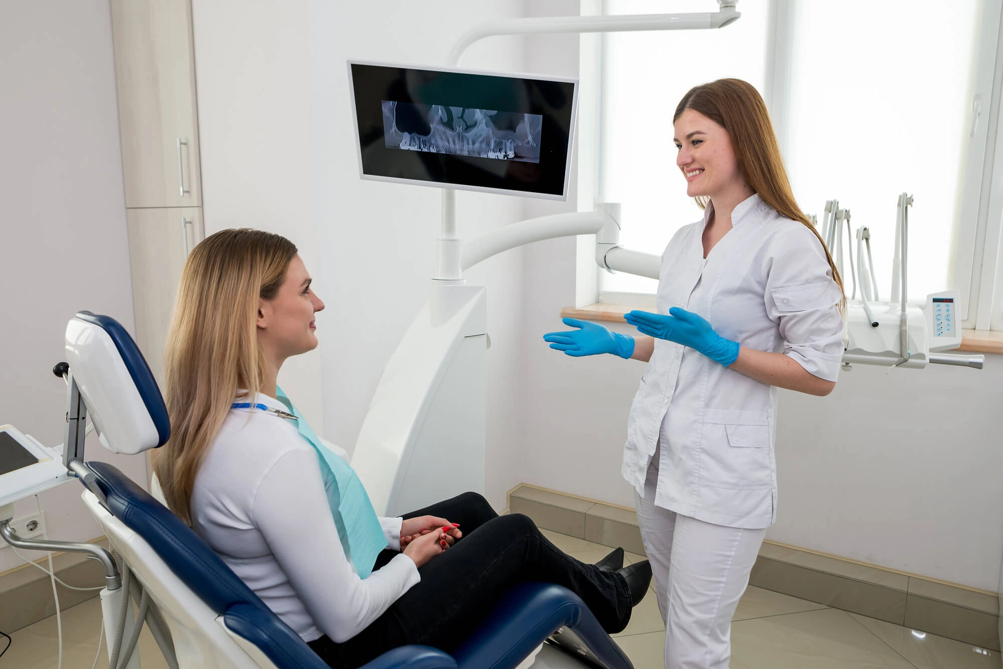 dentist-clawson-mi-talking-to-a-patient